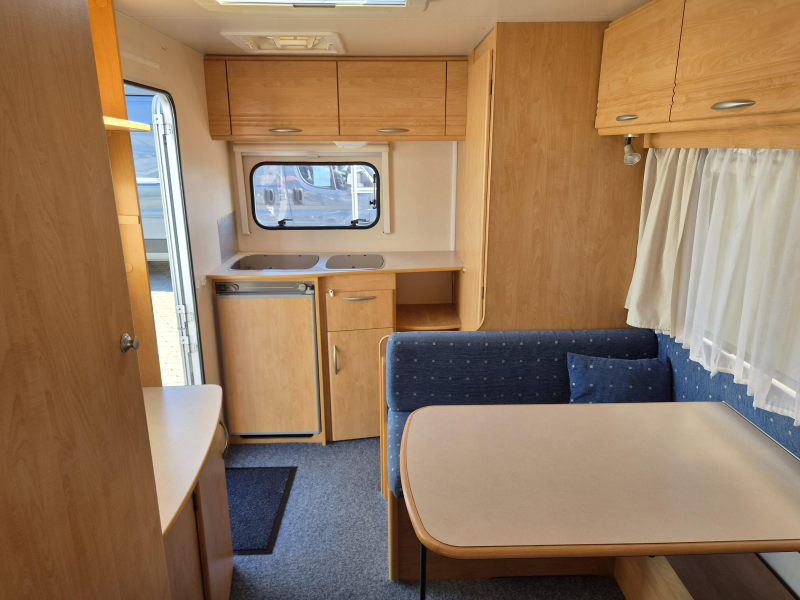 Caravelair Antares 400 Voortent en Luifel 