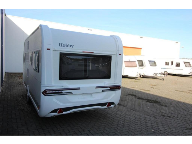Hobby De Luxe 460 UFE Frans bed & rondzit! 