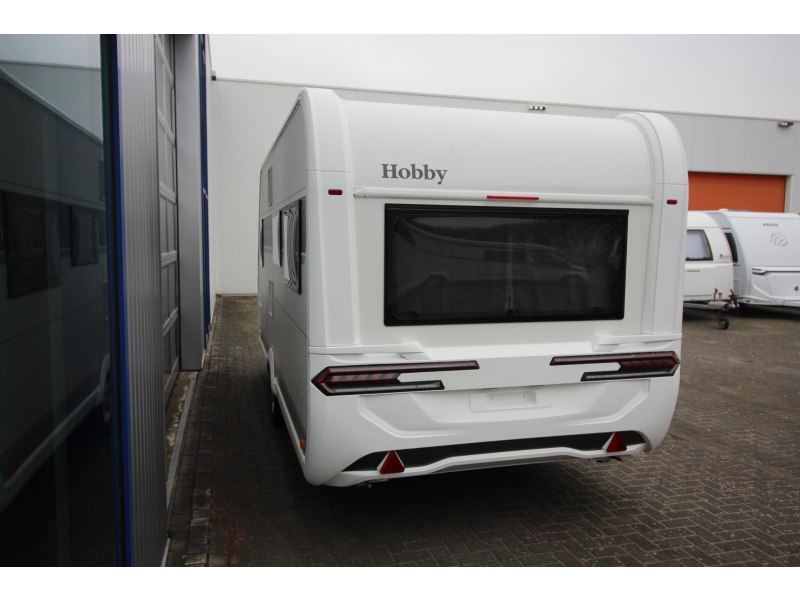 Hobby De Luxe 460 UFE Frans bed & rondzit!  foto: 3