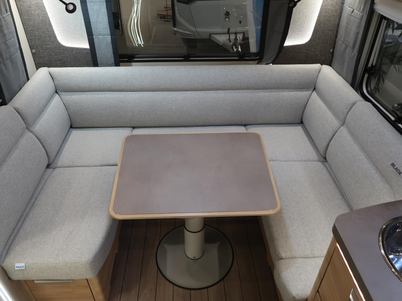 Knaus Sudwind Black Selection 450 FU FRANS BED / RONDZIT  foto: 14