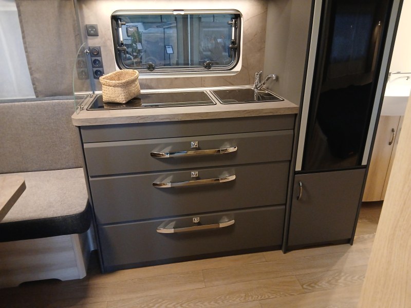 Hobby De Luxe 460 UFE 