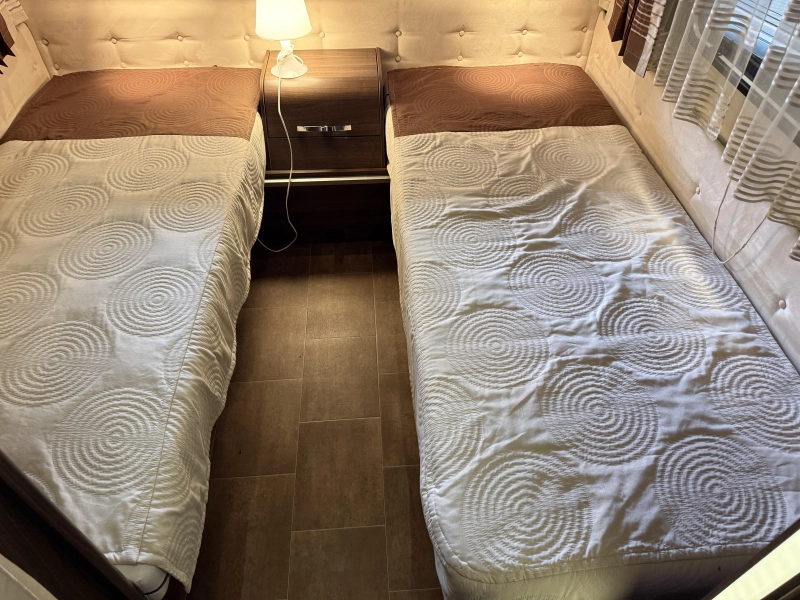 Bürstner Trecento 525 TL 2 BEDDEN RONDZIT TOPSTAAT 