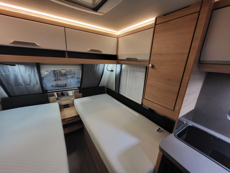 Knaus Sudwind Black Selection 460 EU uit voorraad leverbaar  foto: 13