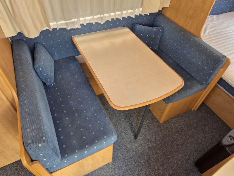 Caravelair Antares 400 Voortent en Luifel  foto: 5