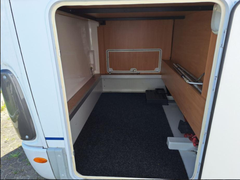 Bürstner Elegance 690 I 205CM BED-LPG+ZONNEPANEEL  foto: 9