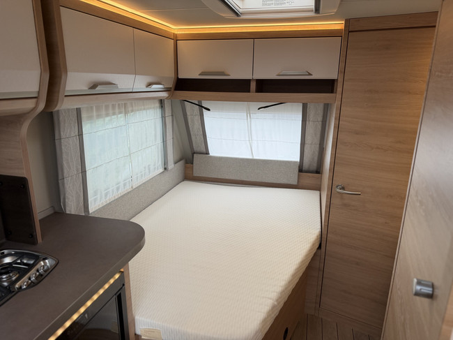 Knaus SUDWIND 450 FU 60 YEARS Campovollo grijs foto: 16