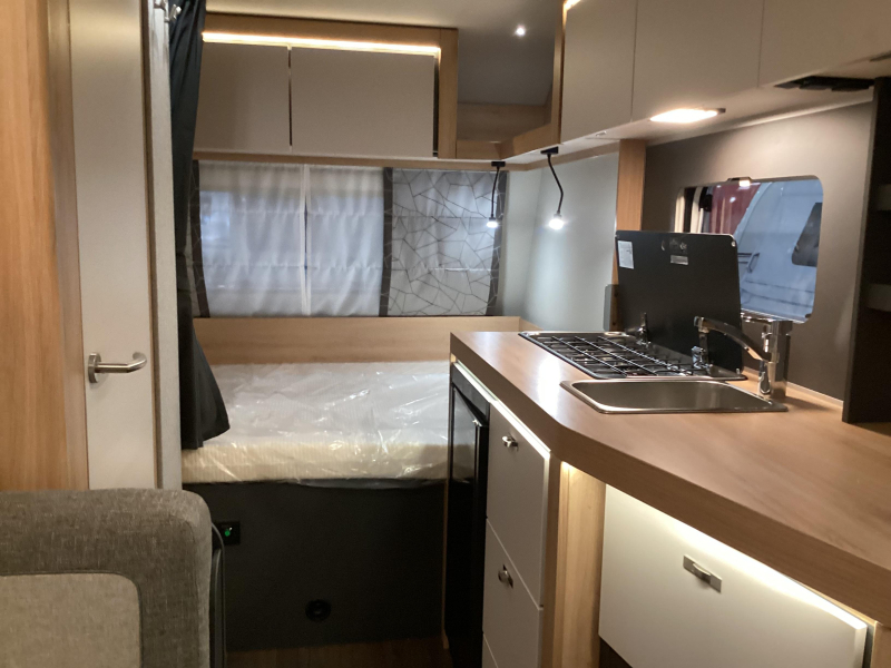 Knaus Sport 420 QD dwarsbed  foto: 3