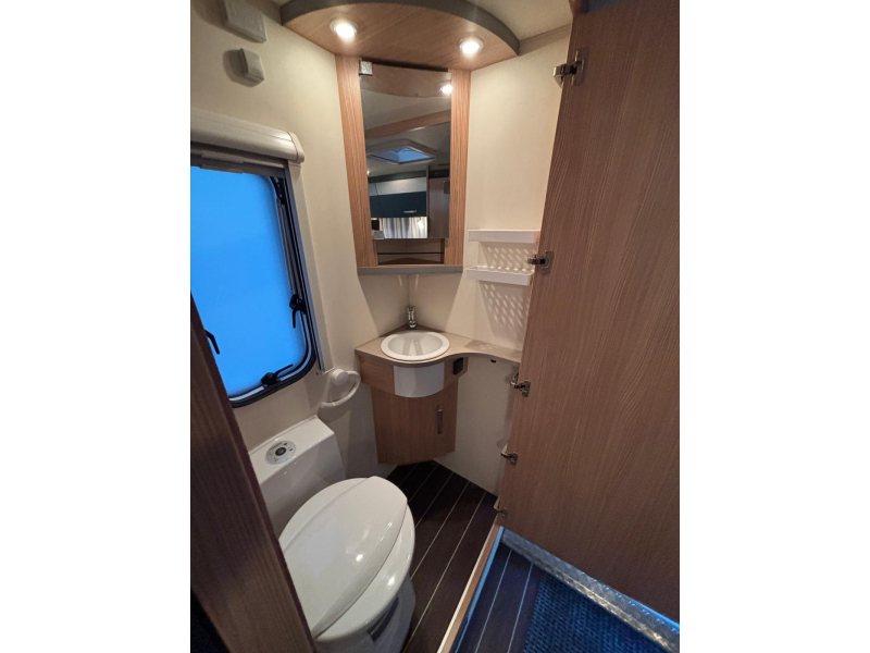 Knaus Sport en Fun 480 QL Mover Cassetteluifel  foto: 16