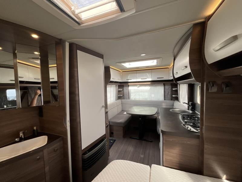 Knaus Sport Silver Selection 450 FU VOORTENT-LUIFEL-NETJES 