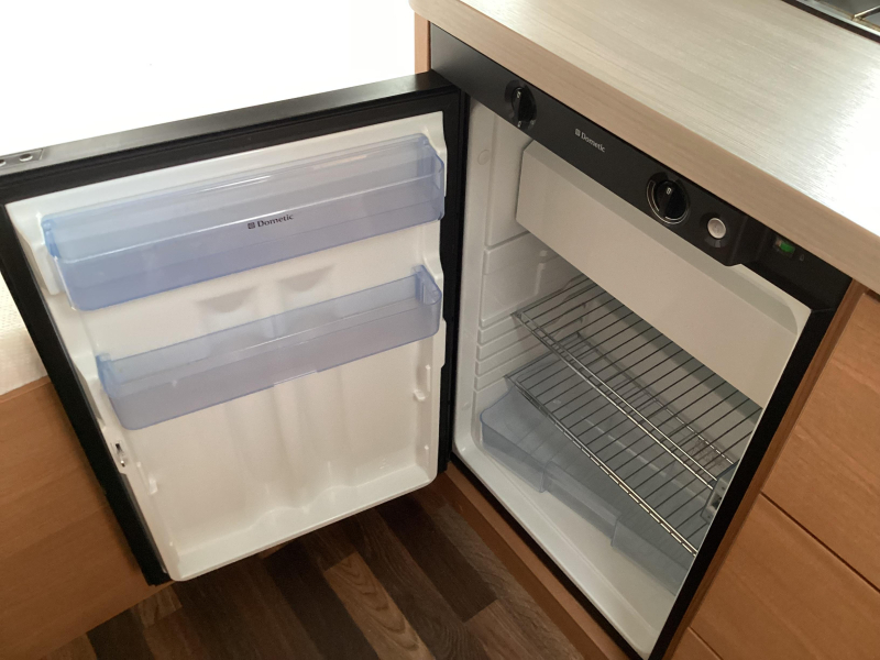 Knaus Sport 420 QD mover/voortent  foto: 10