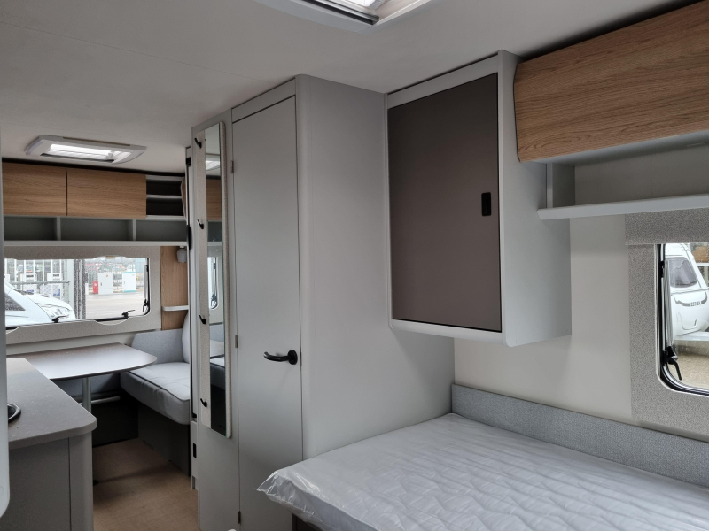 Bürstner B66 490 TL - Enkele bedden -  foto: 14