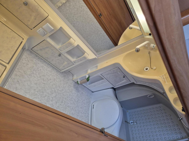 Hobby 540 TK-ULA Stapelbed met kinderkamer, Airco+DWT luifel foto: 18