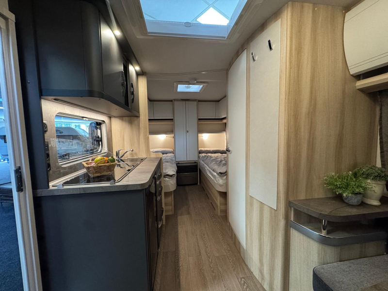 Hobby De Luxe 460 LU  foto: 2