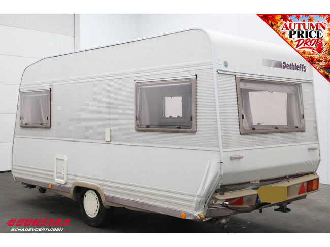Dethleffs RB 5A Dwarsbed Middenkeuken