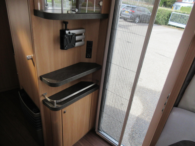 Knaus Sudwind Silver Selection 450 FU MET MULTINOVA VOORTENT  foto: 14