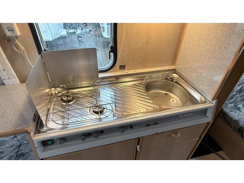 Adria Optima 425 TK 2x zitgroep vast toilet  foto: 7