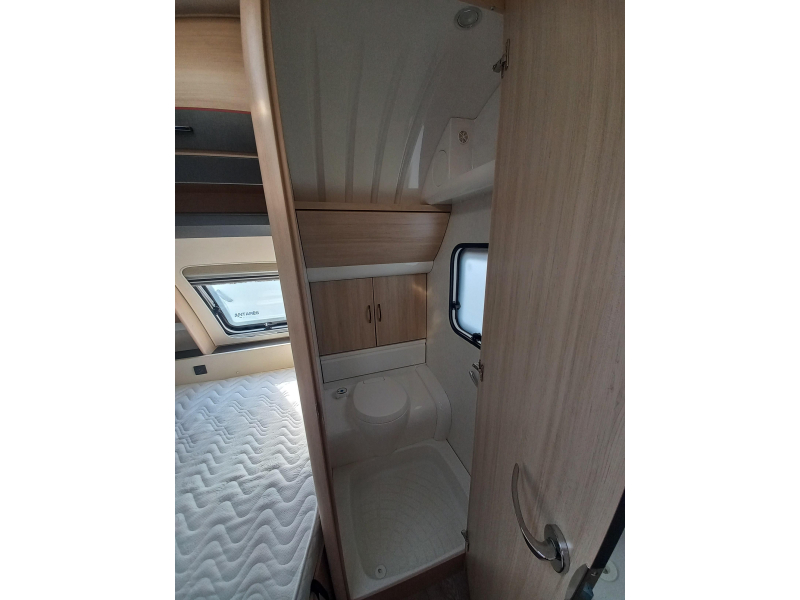 Hobby De Luxe Edition 460 UFE cassetteluifel-mover  foto: 13