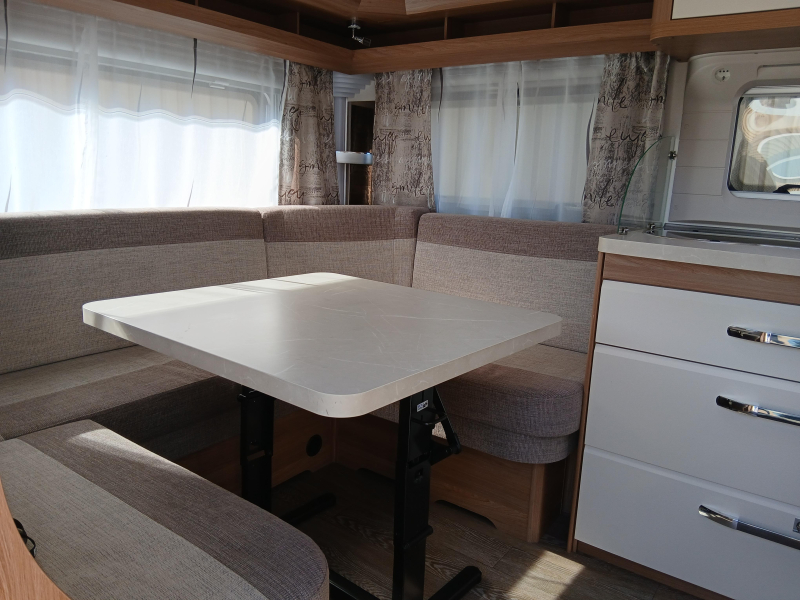 Hobby De Luxe 460 UFE 