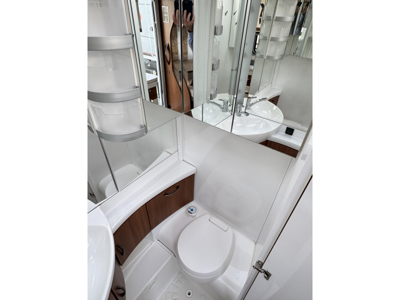Hobby Excellent 540 UFF -rondzit-queensbed  foto: 10