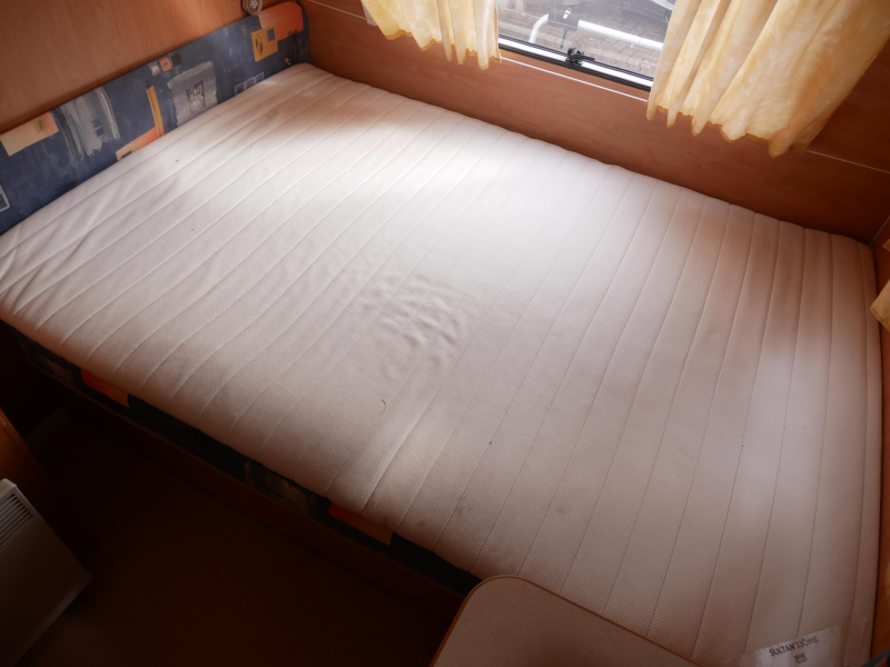 Caravelair Antares 390 Voortent, fietsenrek  foto: 8