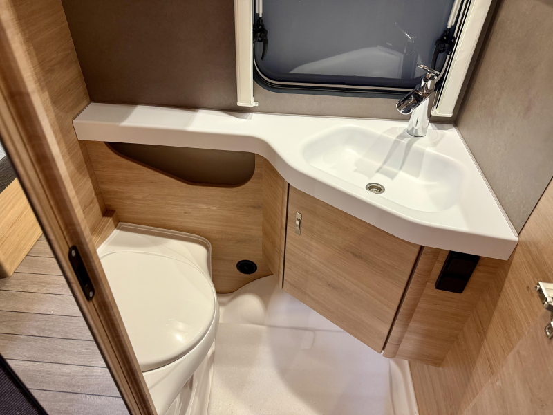 Knaus Sudwind Black Selection 460 EU Zomer Airco Actie!  foto: 15