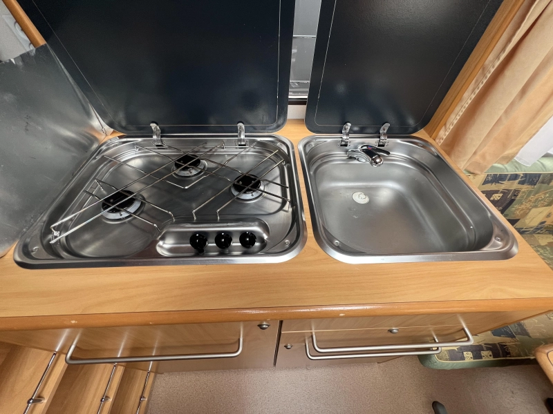 Chateau Cantara 450 CT Voortent, Fransbed  foto: 8