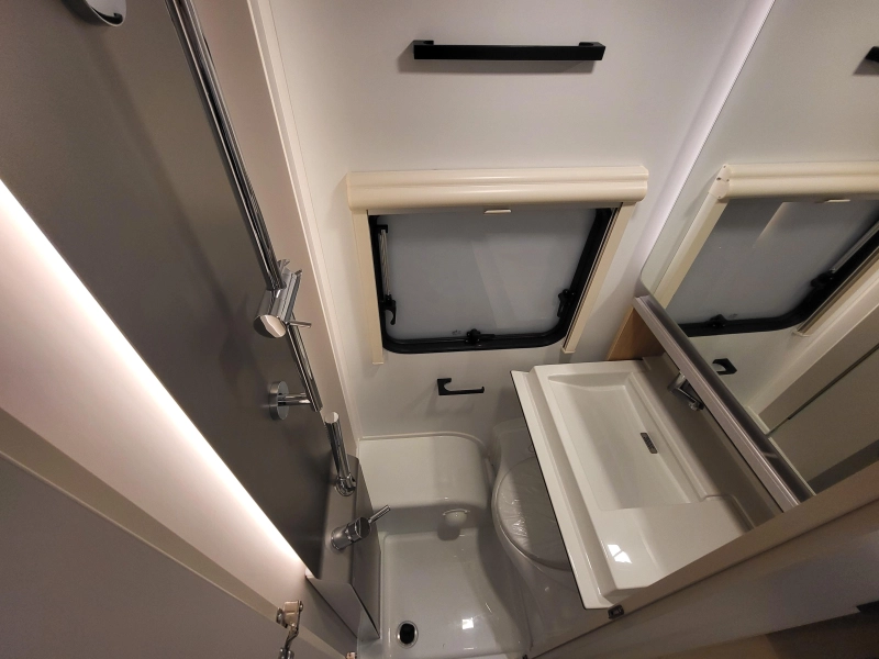 Adria Adora 532 UL gratis mover  foto: 13