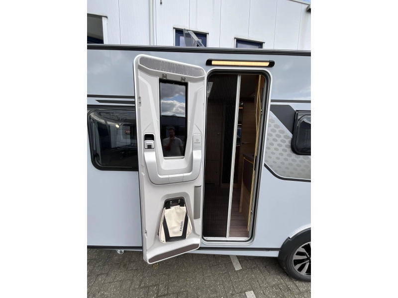 Knaus Sudwind Black Selection 500 EU ENKELE BEDDEN-VLOERVERW 