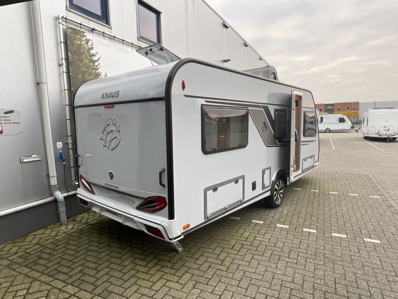 Knaus Sudwind Black Selection 540 UE ENKELE BEDDEN-XL KOELKAST 