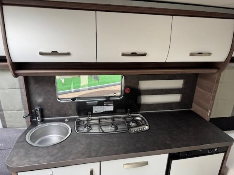 Knaus Sport Silver Selection 500 FU mover nieuwe thule luifel  foto: 17