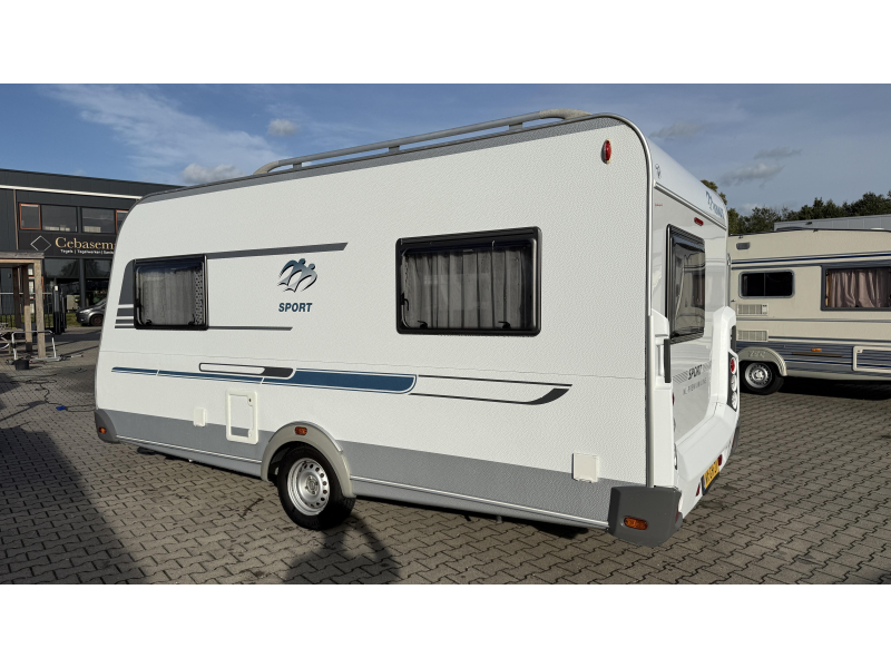 Knaus Sport 420 QD treinzit vast bed toilet  foto: 14