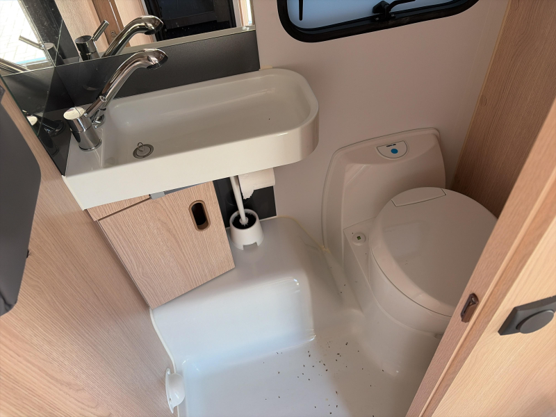 Adria Aviva 422 PY Mover/Airco/Voortent  foto: 6