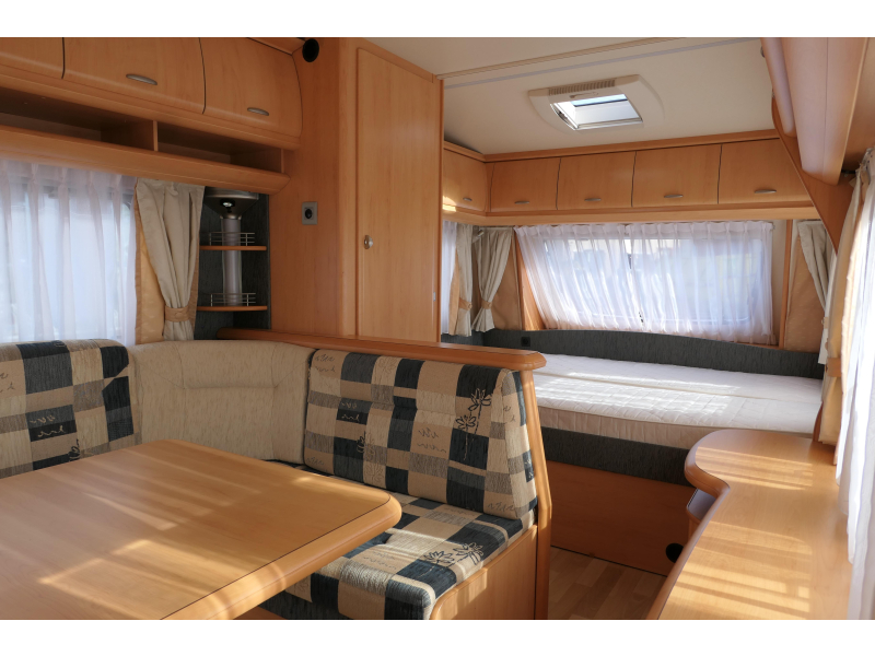 Hobby De Luxe 520 TMF mover, airco en voortent  foto: 7