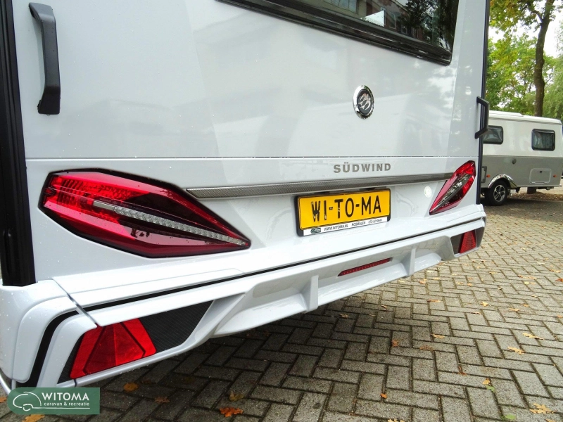 Knaus Sudwind Black Selection 450 FU Witoma 50 jaar aanbieding  foto: 21