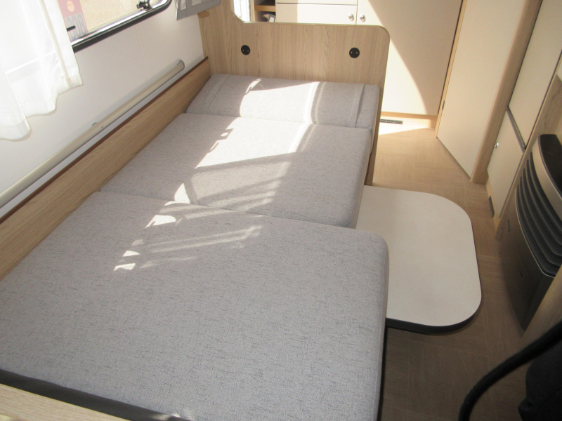 LMC Sassino 430 D ZEER NETJES MET VOORTENT  foto: 6