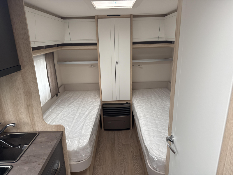 Hobby De Luxe 460 LU Model 2027  foto: 9
