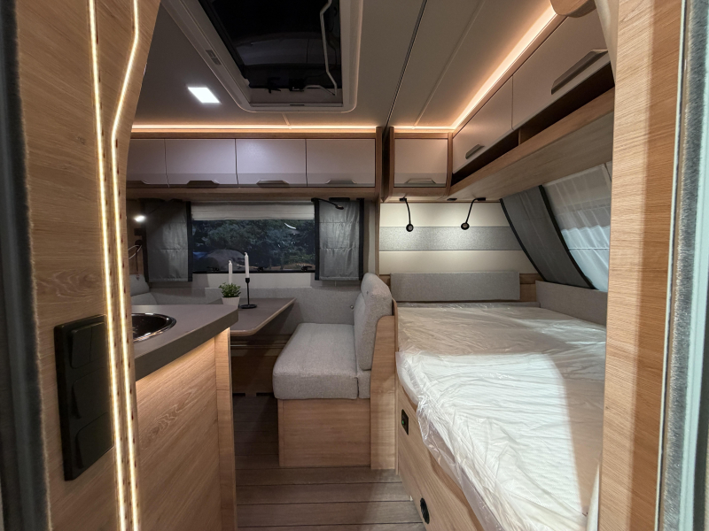 Knaus Sudwind Black Selection 500 QDK stapelbed / dwarsbed  foto: 8
