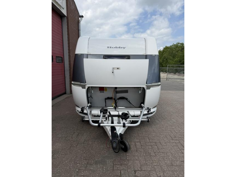Hobby De Luxe 400 SFE Incl. Mover en Voortent  foto: 8
