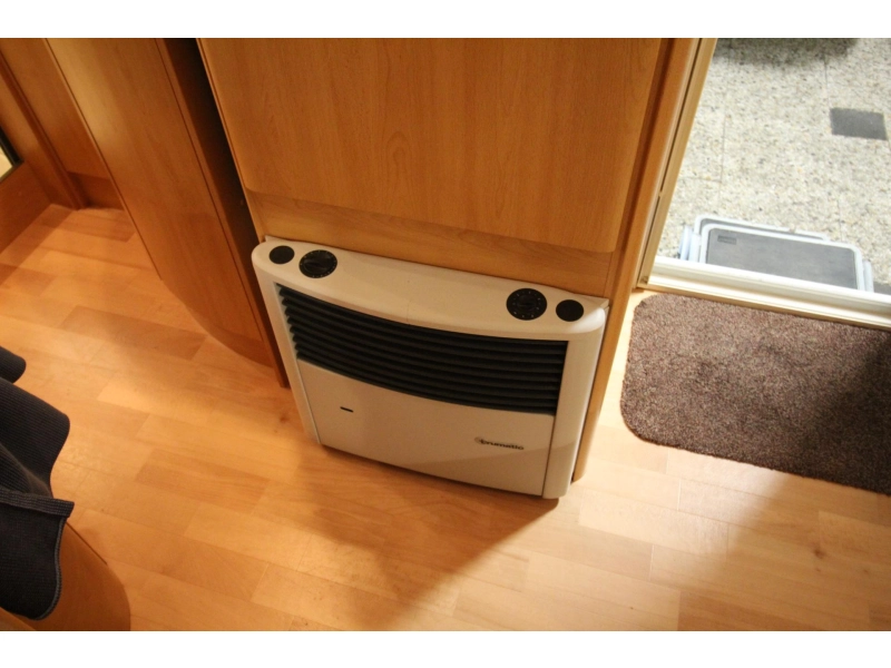 Knaus Sudwind 450 TUF Voortent, Fietsenrek,  foto: 15