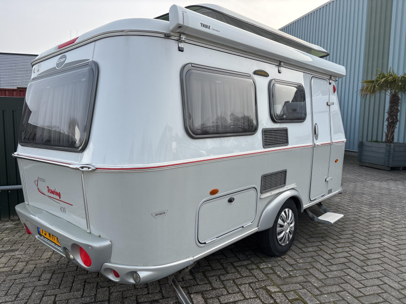 Eriba Touring Triton 430 Thule cassetteluifel  foto: 1