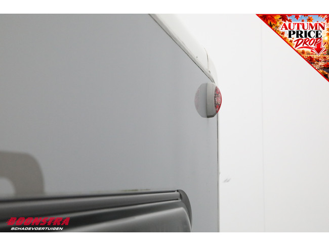 Eriba Nova Light 442 Elegance Luifel Middenkeuken Lengtebed LMV foto: 8