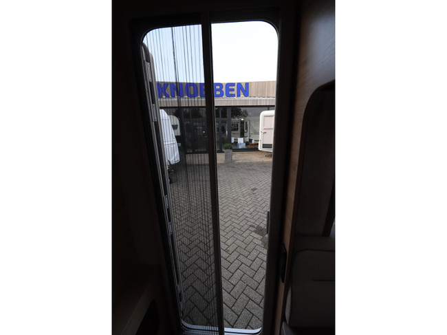 Weinsberg CaraOne Edition HOT 450 FU MODEL 2026 Frans Bed  927 foto: 15