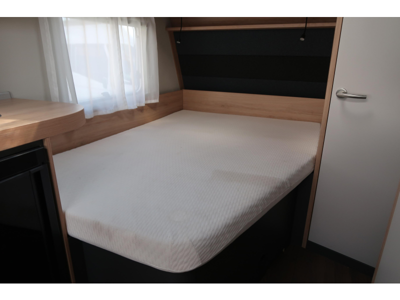 Knaus Sport 450 FU ZGAN !! MET VOORTENT  foto: 9