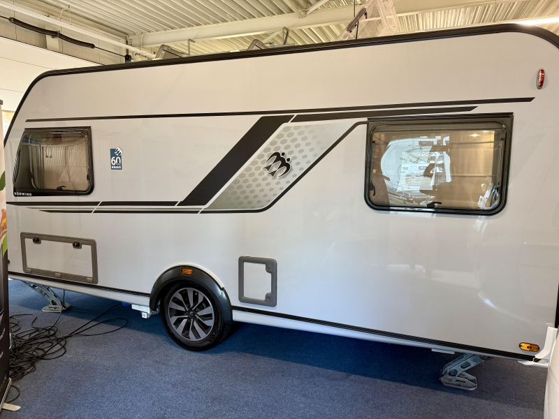 Knaus Sudwind 60 Years 460 EU E-Power super compleet  foto: 4