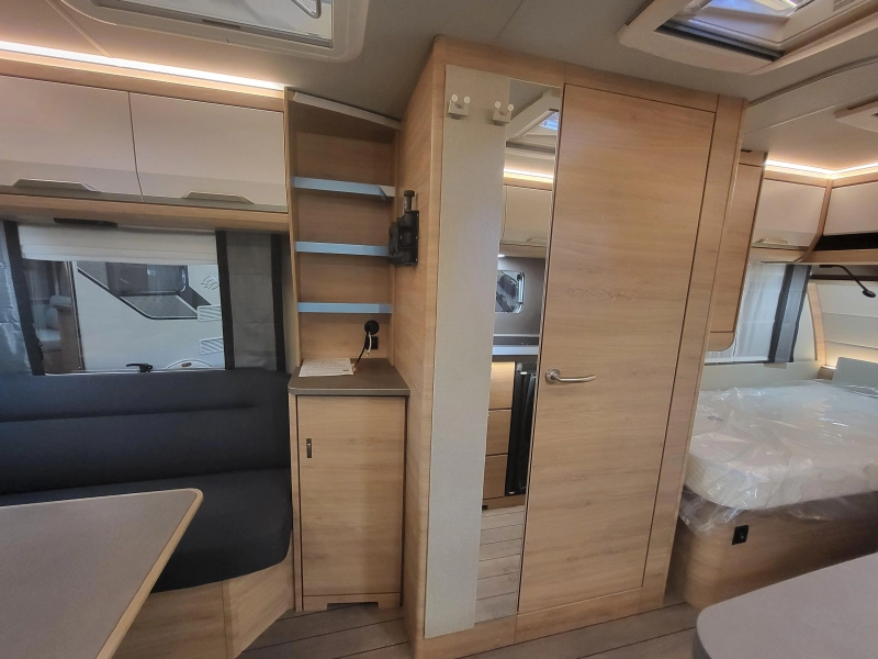 Knaus Sudwind Black Selection 460 EU mooi compleet af fabriek  foto: 15