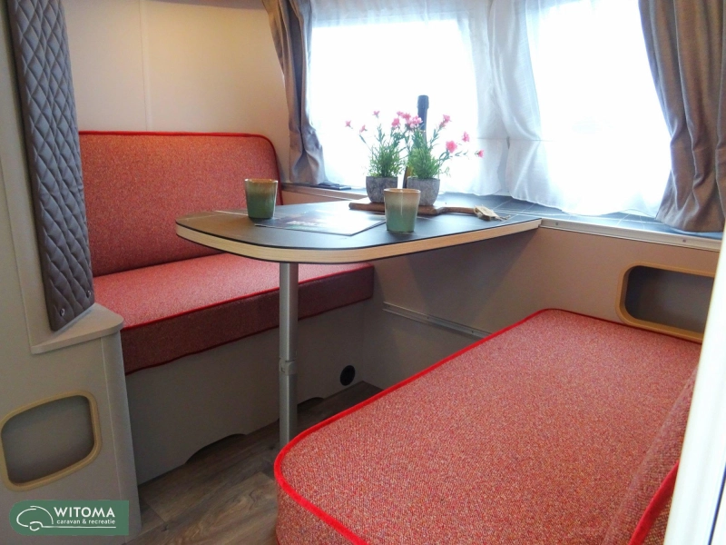 Eriba Touring 530 sale voordeel € 2.550,-  foto: 4