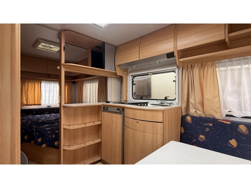 Home-Car Racer Spirit 45 FHU frans bed rondzit toilet  foto: 5