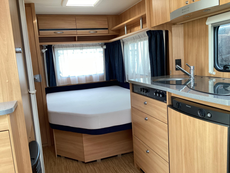 Dethleffs Camper 450 DB voortent  foto: 3
