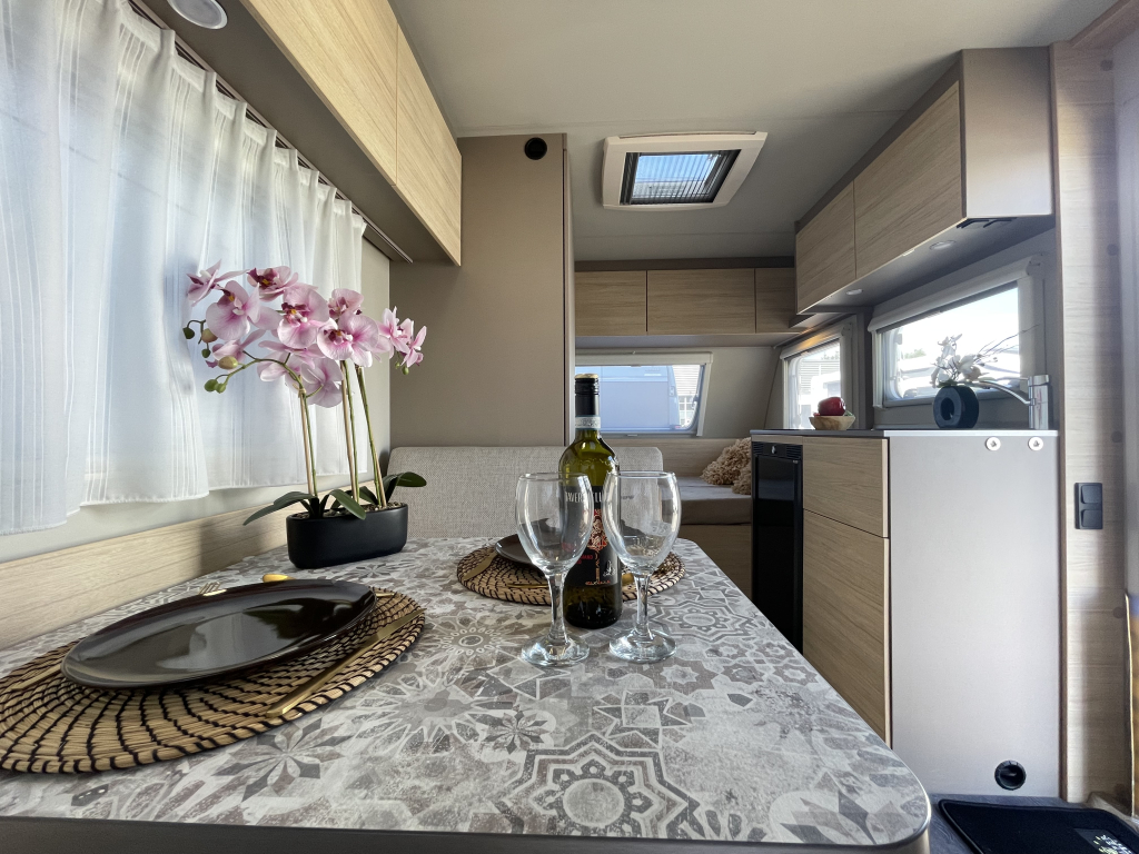 Weinsberg CaraCito DWARSBED+TREINZIT 1e EIGENAAR MOVER  foto: 22
