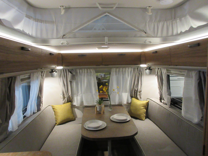 Eriba Touring 420  foto: 2